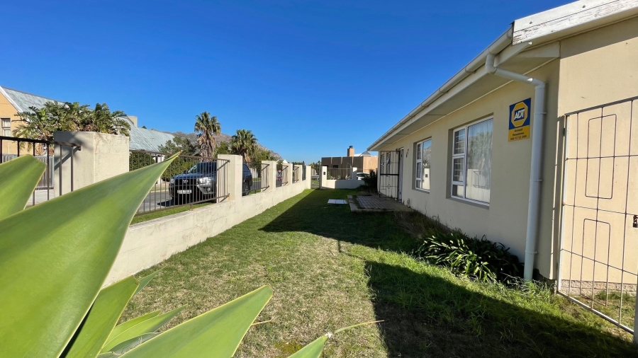 6 Bedroom Property for Sale in Onverwacht Western Cape